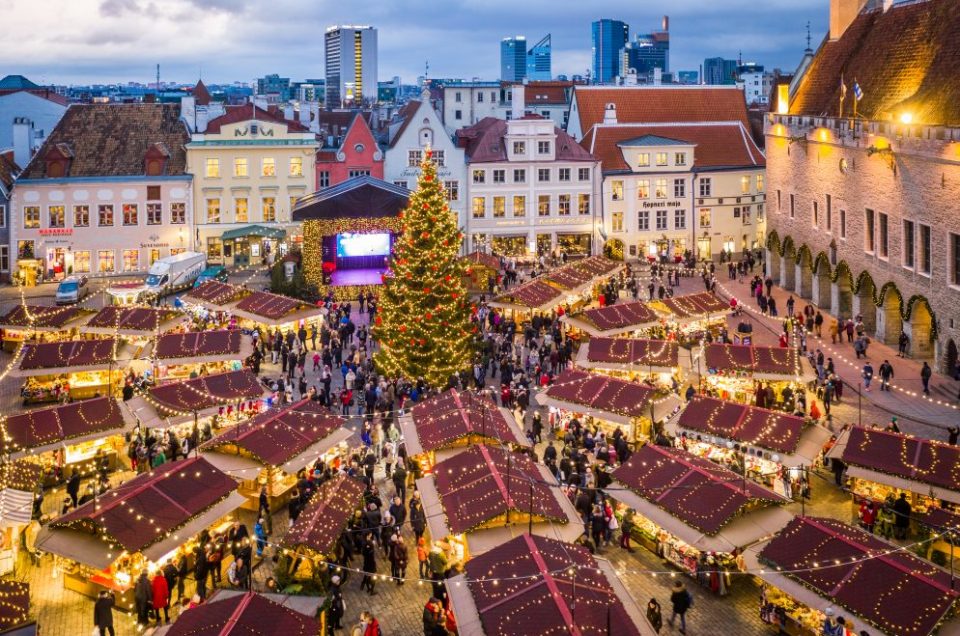 Mercado de Natal em Tallin, na Estonia