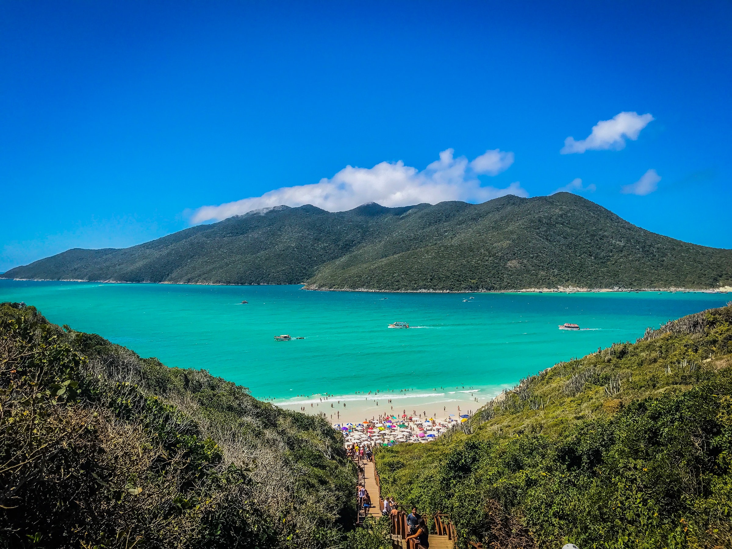 Escadaria para as Prainhas do Atalaia, em Arraial do Cabo