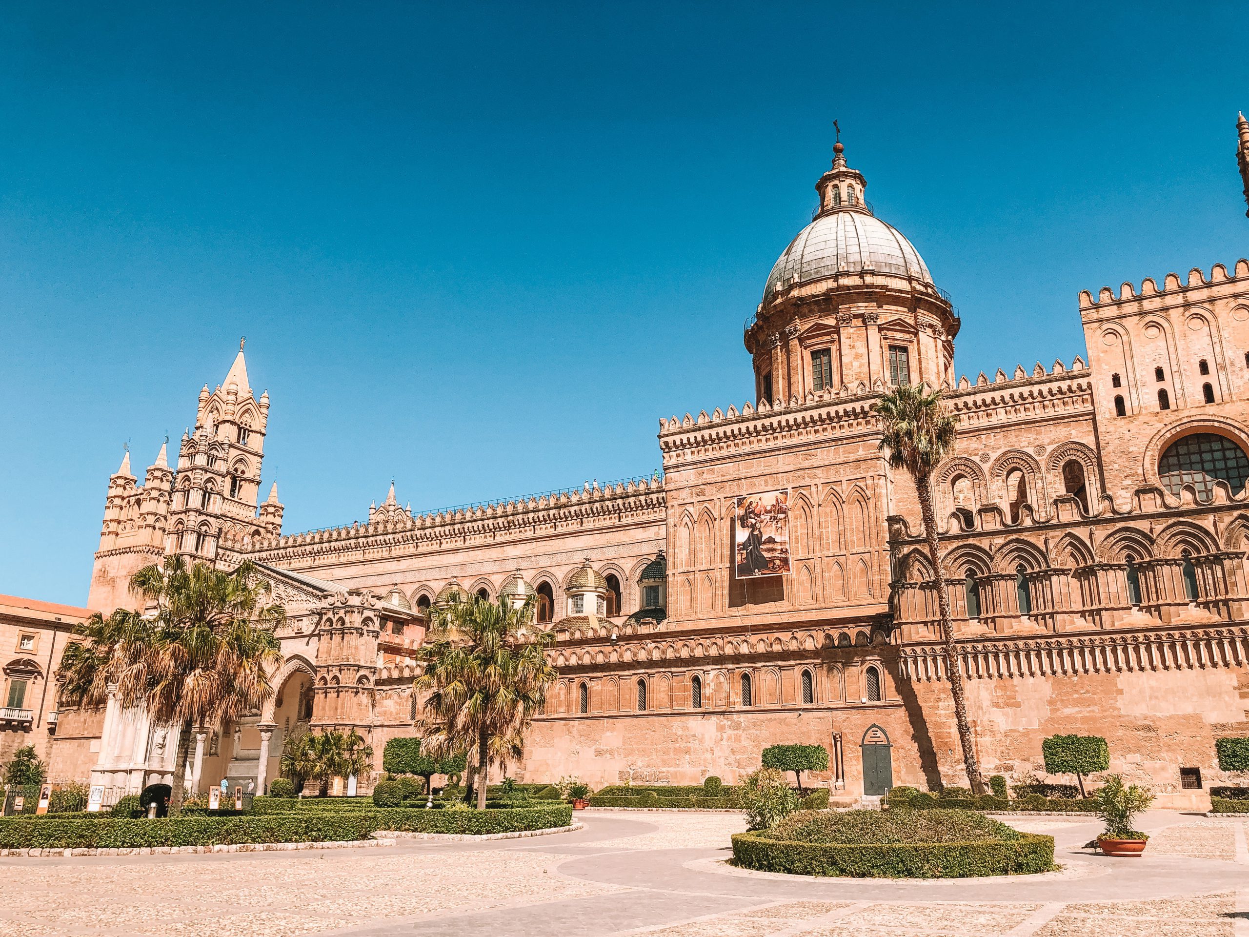 Fachada da Catedral de Palermo, na Sicília