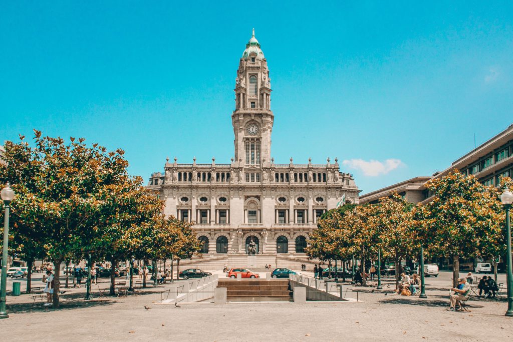 Prédio da Câmara Municipal na Avenida dos Aliados, no Porto