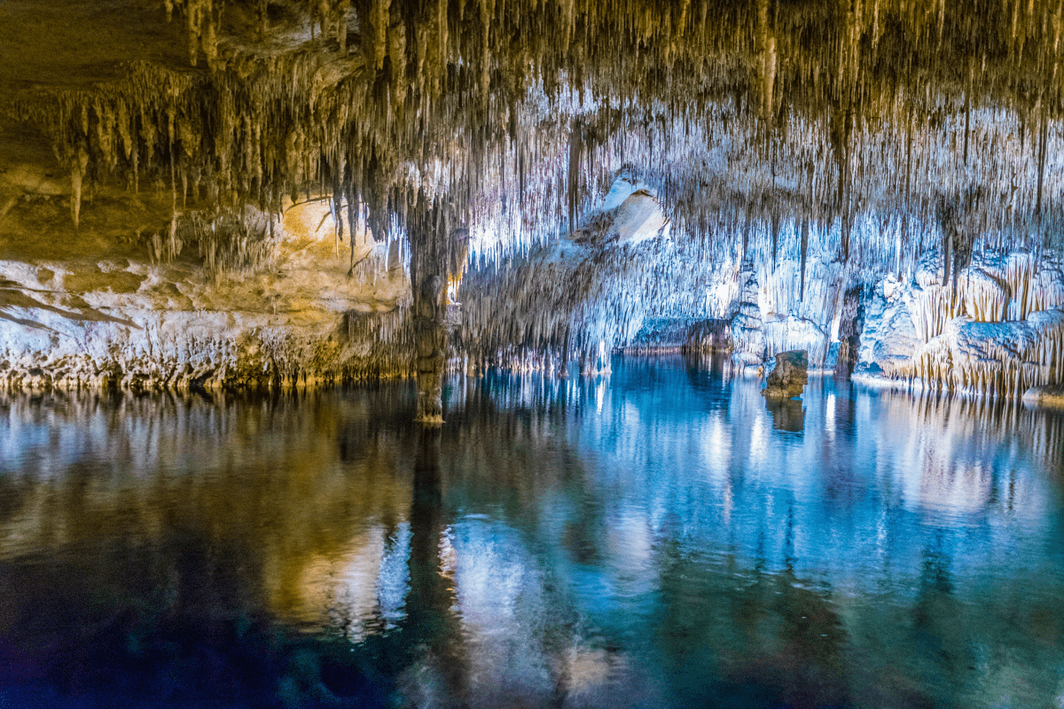 Cuevas del Drac