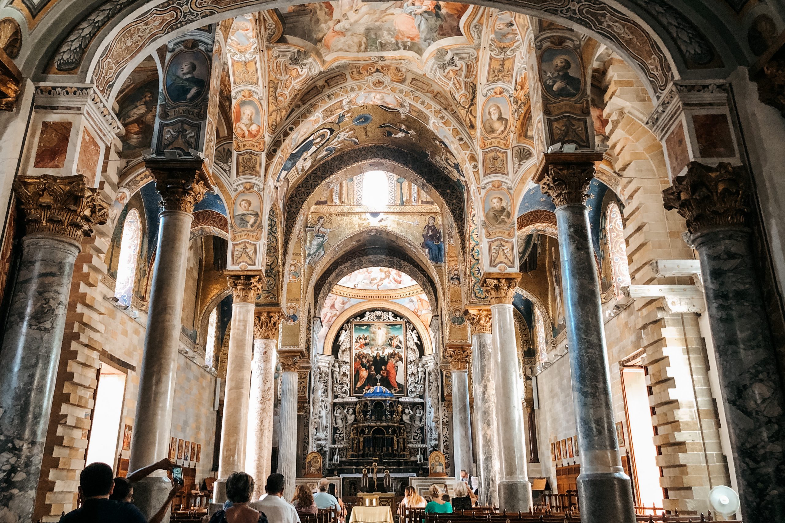 Interior da Chiesa di Santa Maria dell’Ammiraglio, ou "La Martorana", em Palermo na Sicília