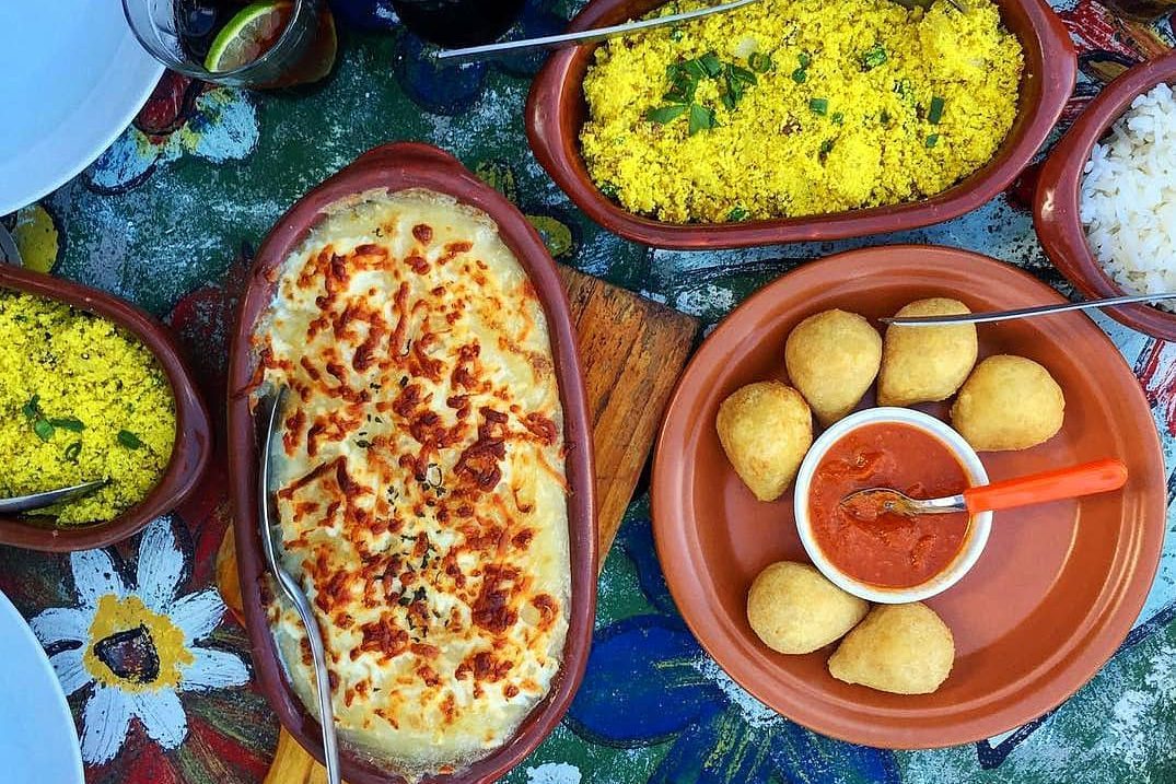 Mesa farta no restaurante "O tal do Escondidinho"