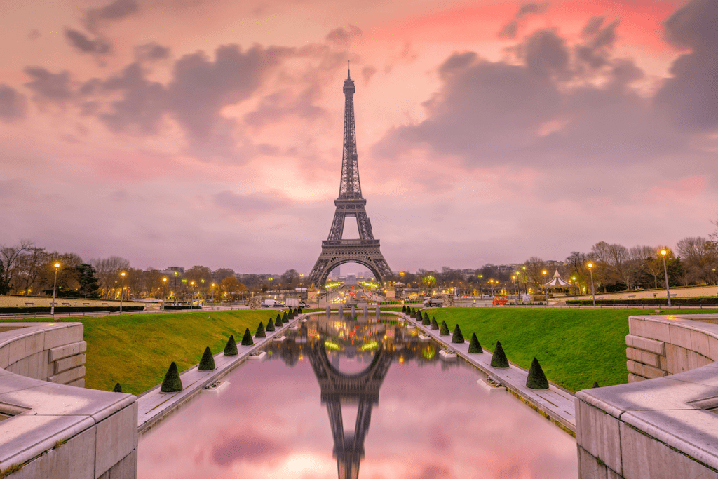 Torre Eiffel no pôr do sol