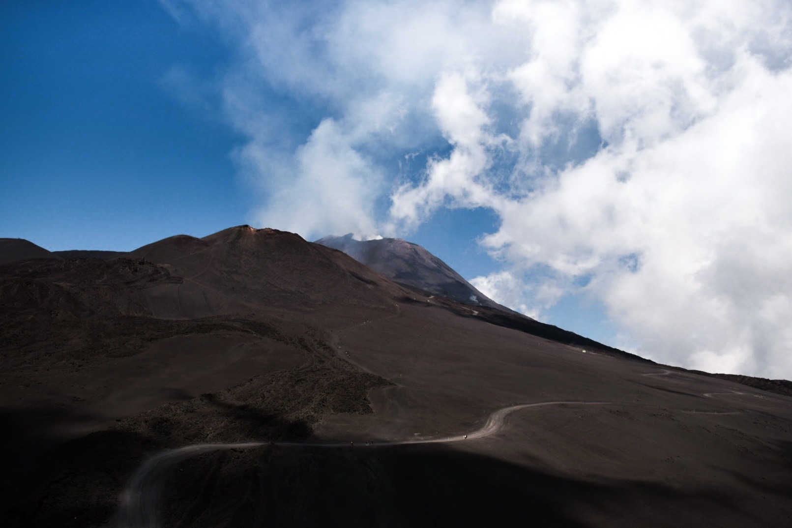 O que fazer na Sicília: subir o vulcão Etna