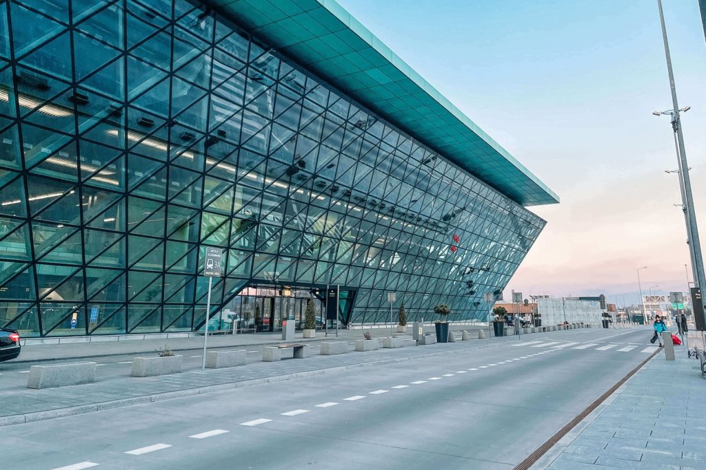 Como ir do Aeroporto de Cracóvia para o centro valores) Como ir do Aeroporto de Cracóvia para o centro valores)