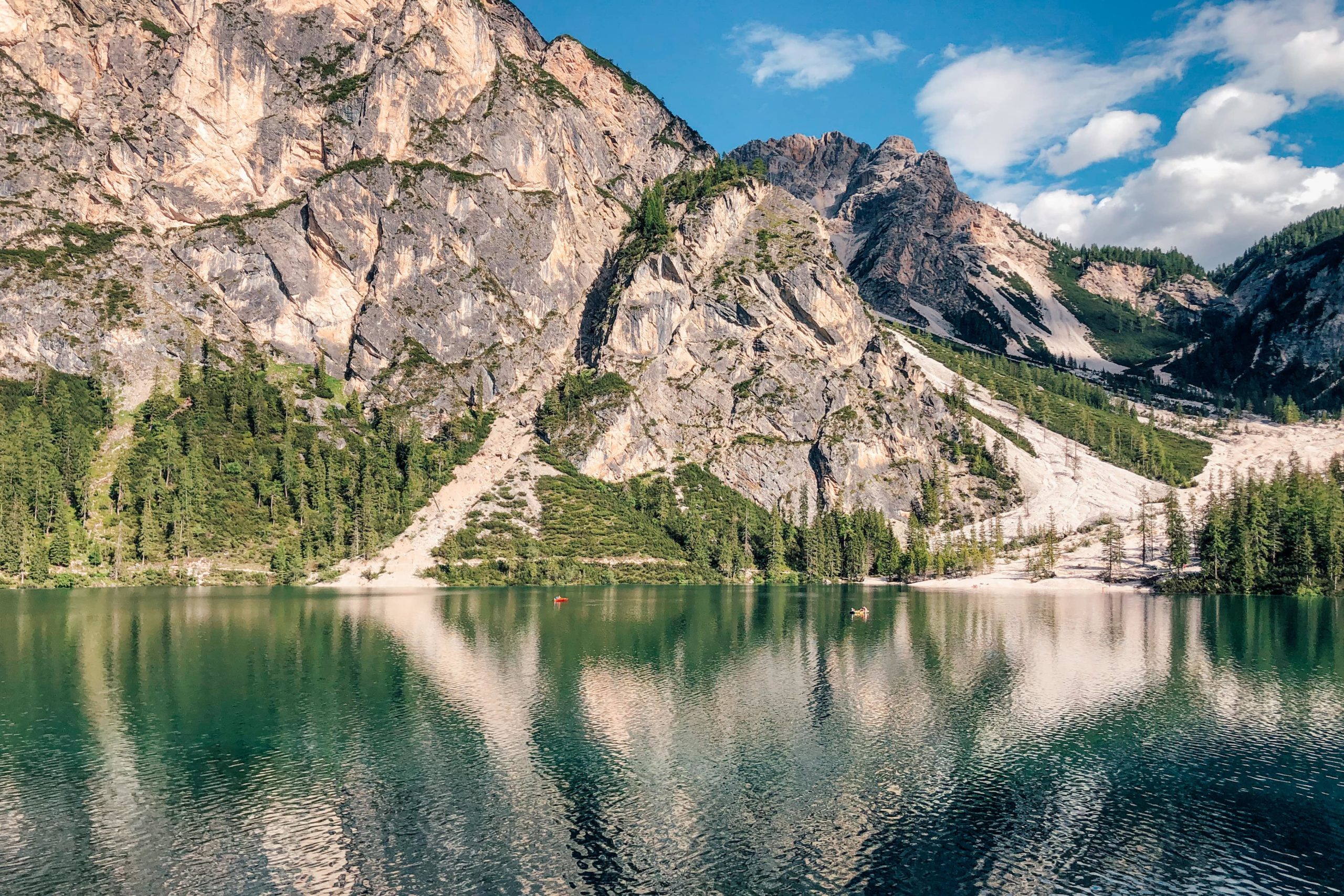 Trilha ao redor do Lago di Braies