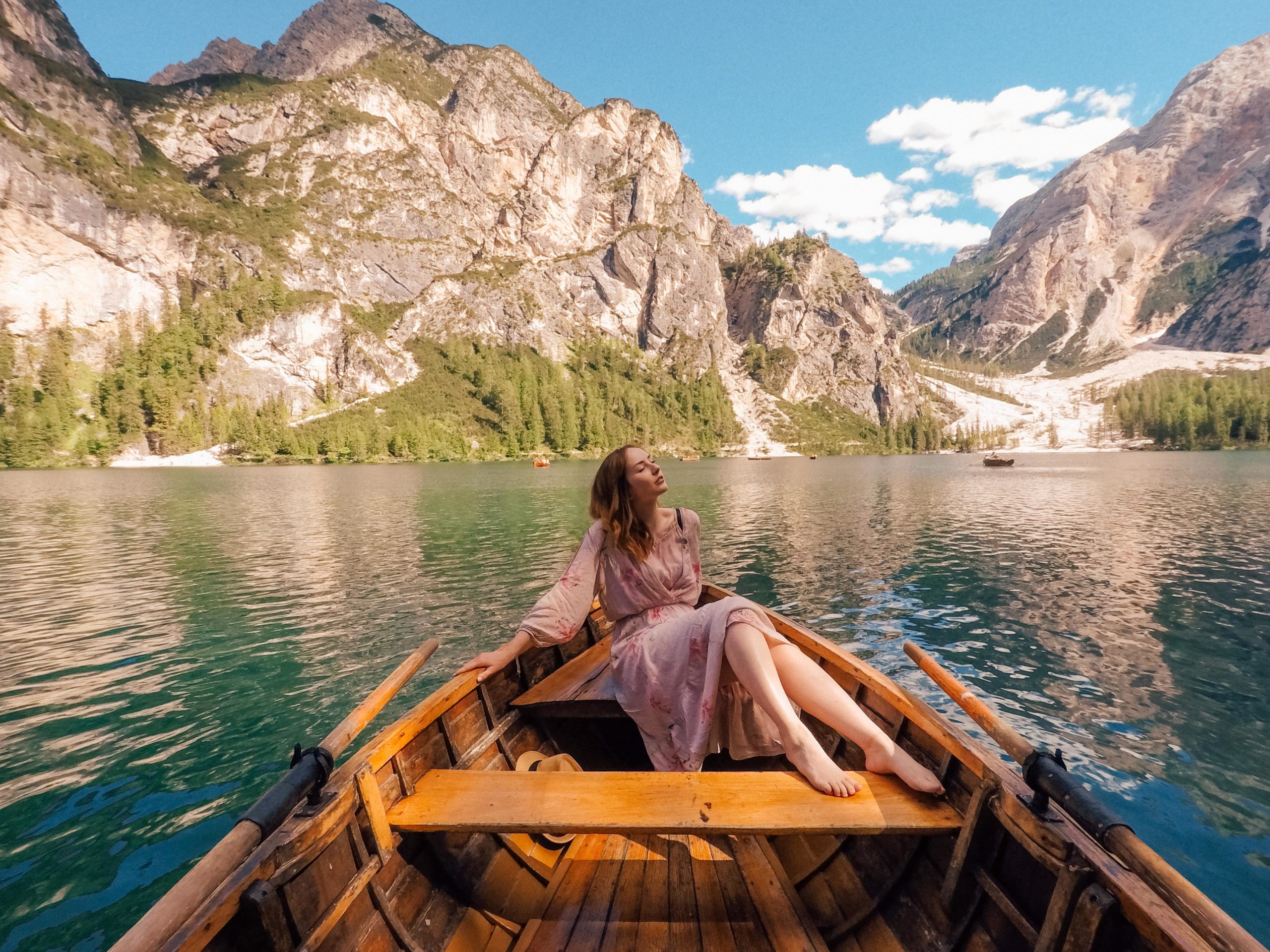 Passeio de barco no Lago di Braies