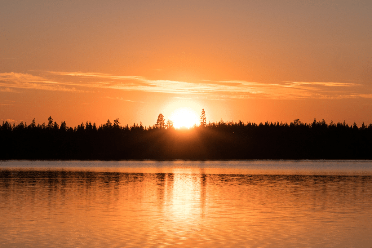 Sol da meia noite na Lapônia, Finlândia