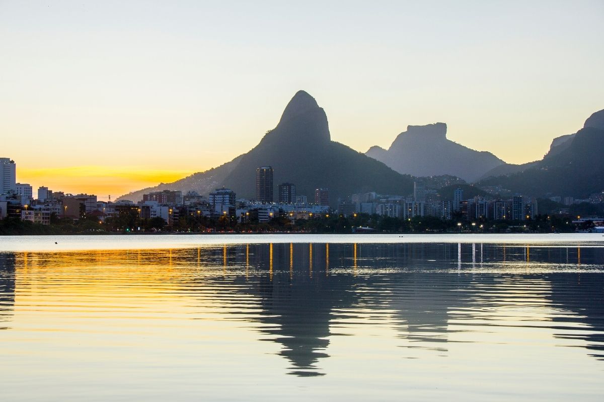 Lagoa Rodrigo de Freitas no pôr do sol