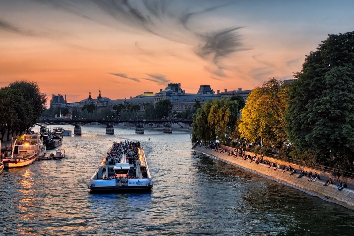 O que fazer em Paris de graça: caminhar pelas margens do Rio Sena