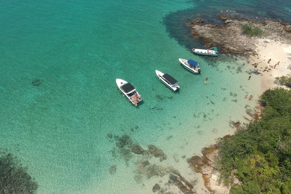 Passeio de barco em Ilha Grande