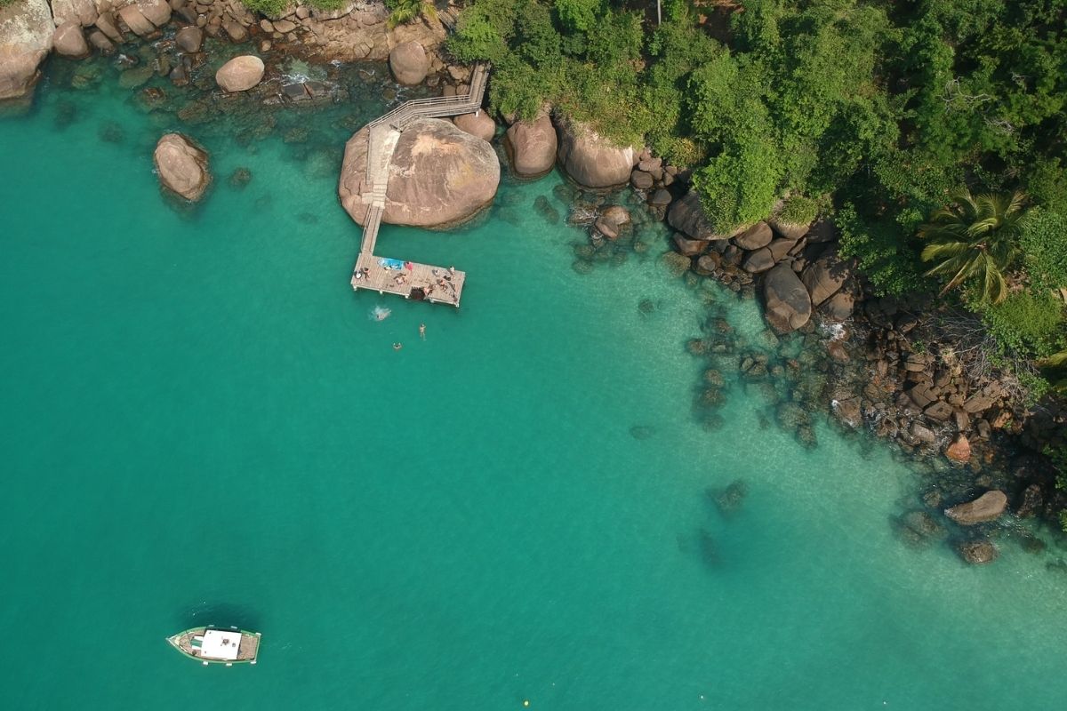 Praia do Aventureiro em Angra dos Reis