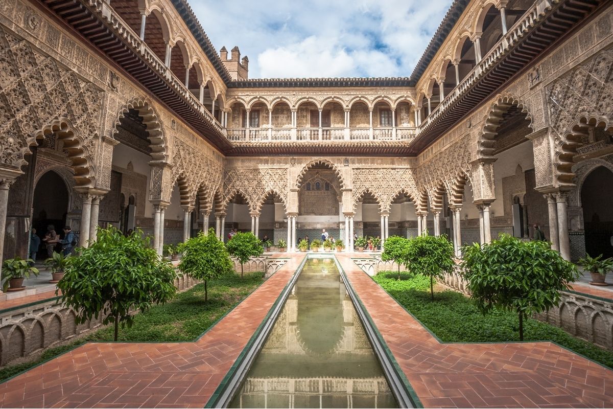 Pátio interno do Real Alcázar de Sevilha