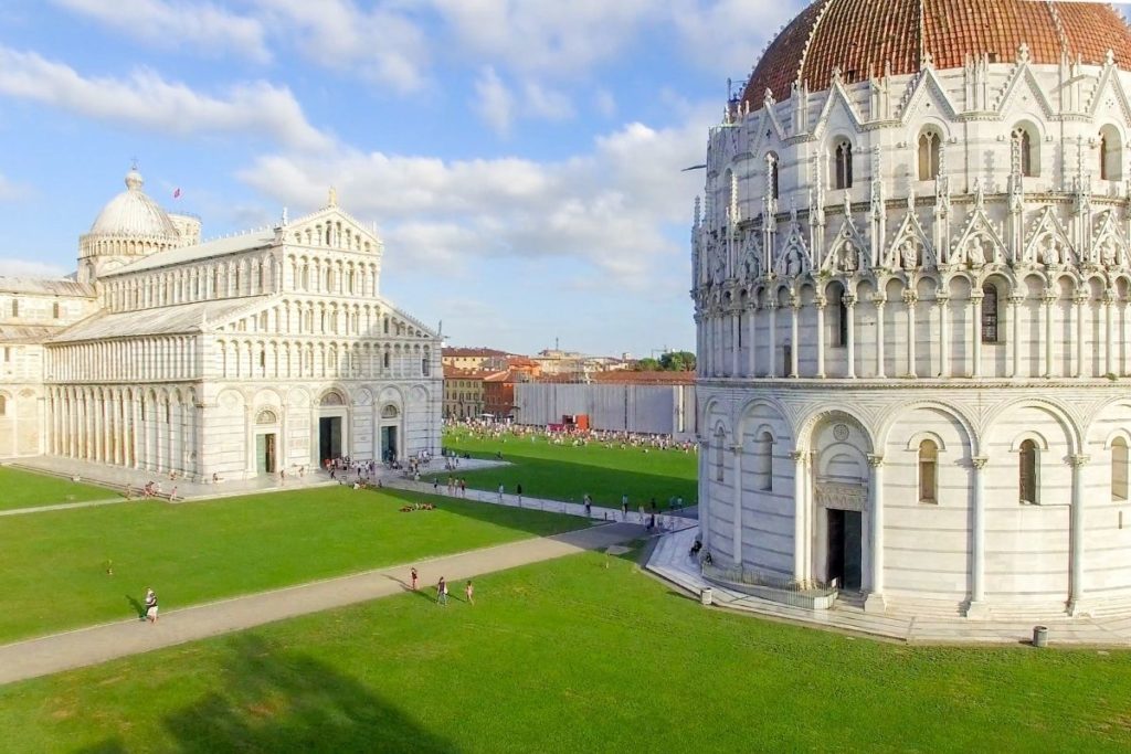 Piazza dei Miracoli, em Pisa, na Itália