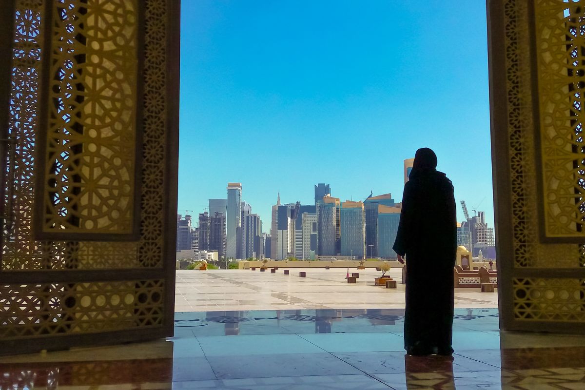 Como se vestir para entrar em uma mesquita no Qatar