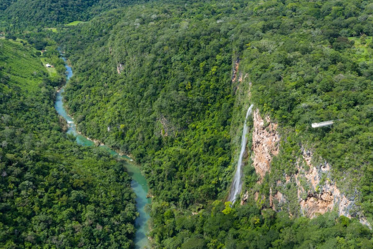 Cachoeira Boca da Onça em Bodoquena, MS