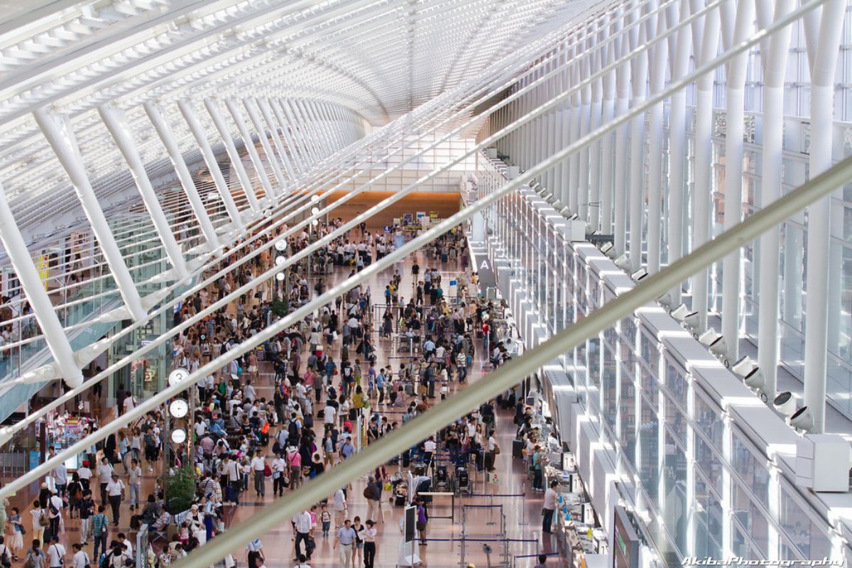 Movimento no Terminal 2 do Aeroporto de Haneda