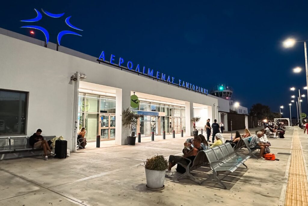 Aeroporto de Santorini, na Grécia