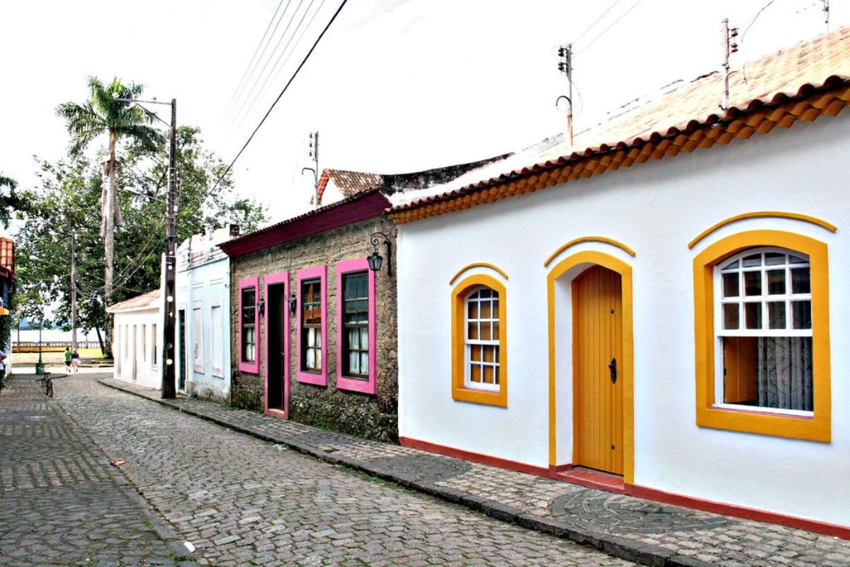 Casas antigas no centro histórico de Antonina