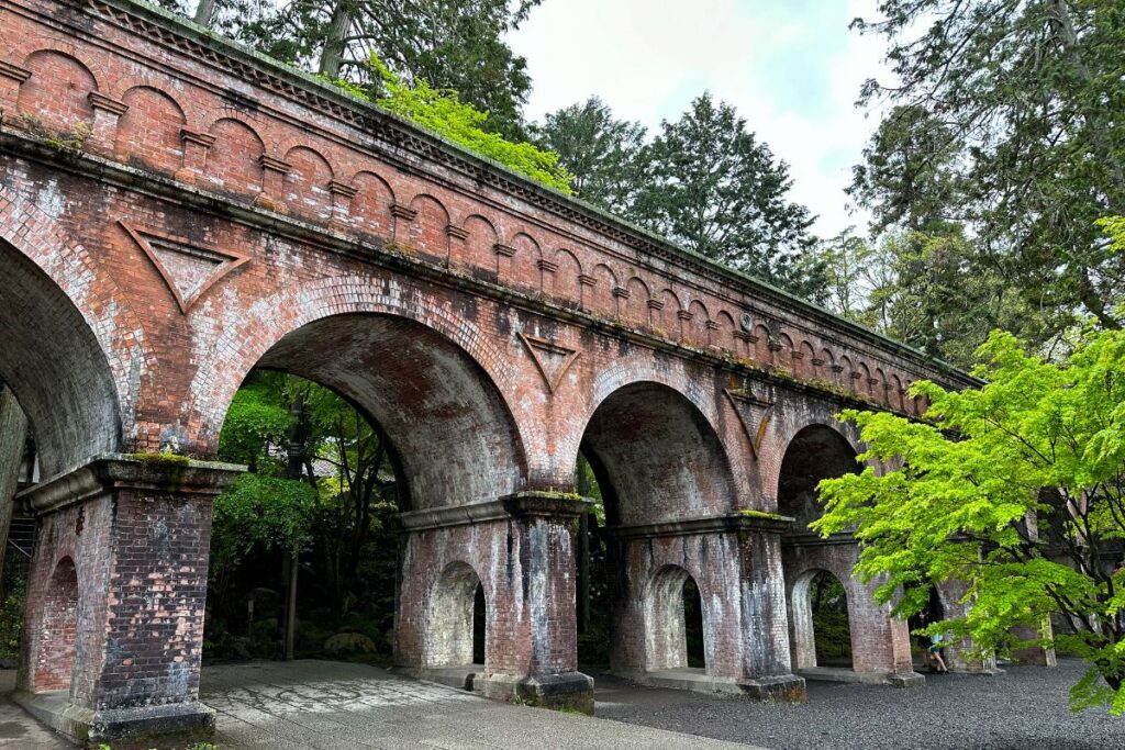 Aqueduto Suirokaku em Quioto, no Japão