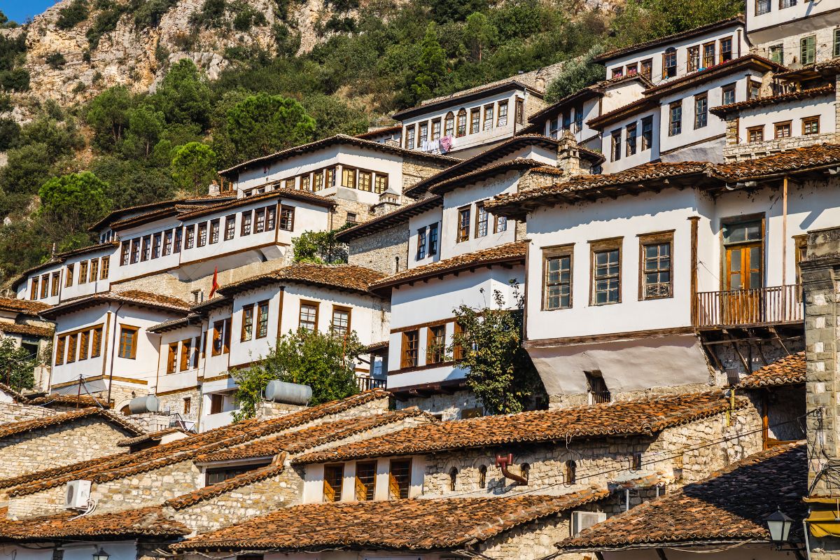Casas do bairro de Mangalem, em Berat, Albânia