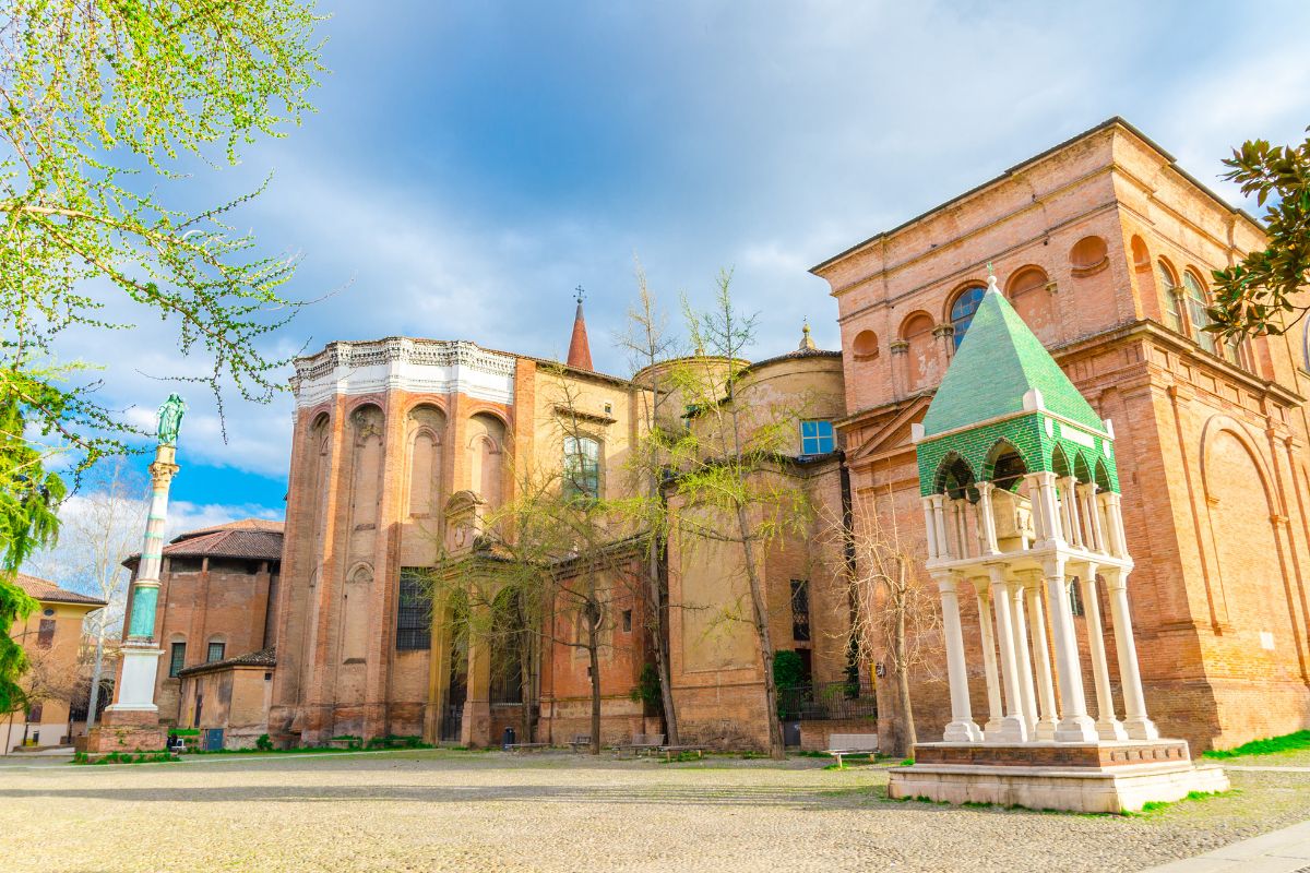 Parte externa da Basíliaca de San Domenico em Bolonha