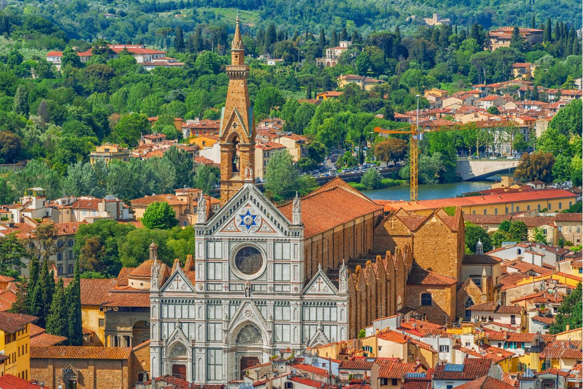 Vista aérea da Basilica di Santa Croce em Florença