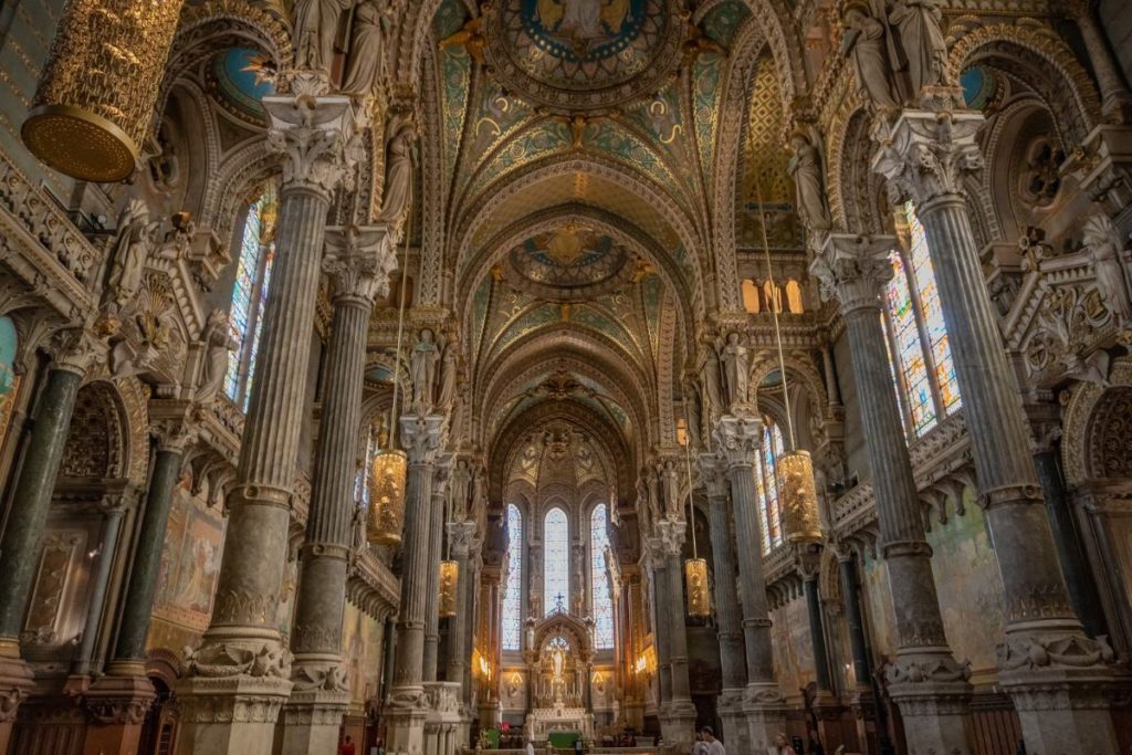 Interior da Basílica Notre Dame de Fourvière