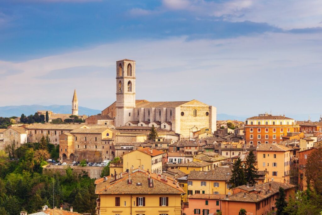 Imagem panorâmica da Basilica di San Domenico, em Perúgia