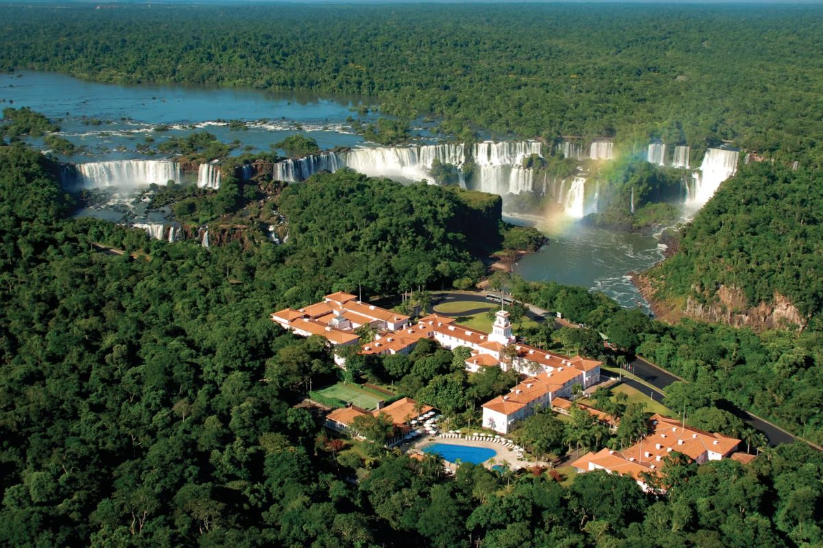 Panorama de hotel 5 estrelas em Foz do Iguaçu
