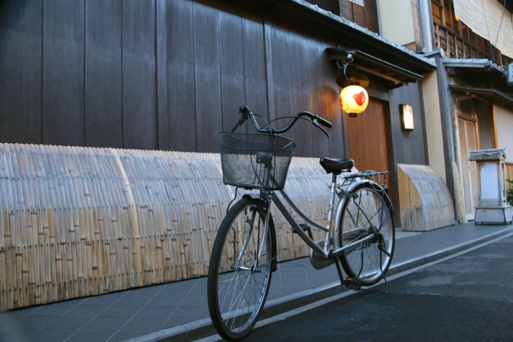 Bicicleta estacionada em Quioto