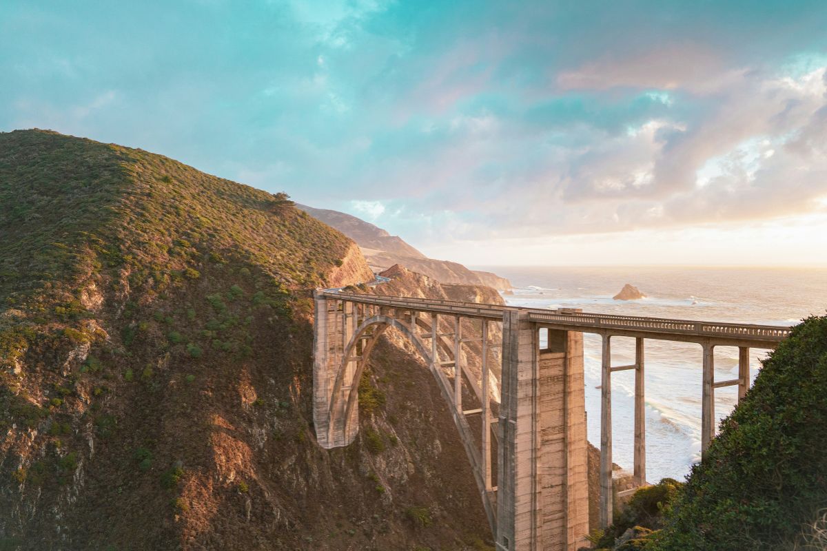 Panorama da ponte Bixby Bridge, no Big Sur, Califórnia