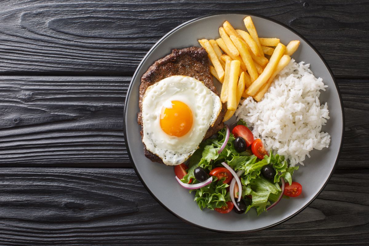 Prato de Bitoque, comida de Portugal