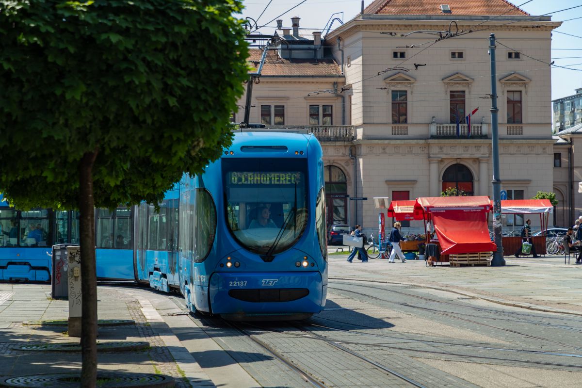 Bonde azul da cidade de Zagreb