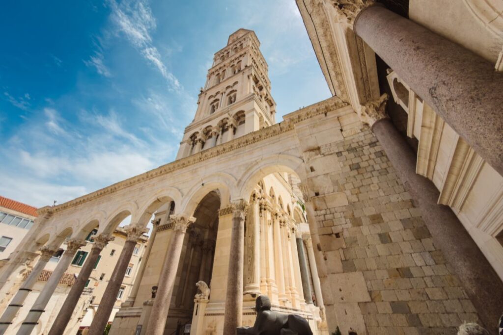 Campanário da Catedral de São Dômnio, em Split