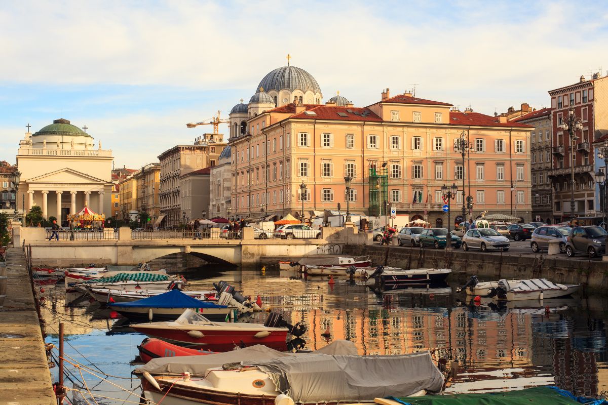 Edifícios do Borgo Teresiano no Grande Canal