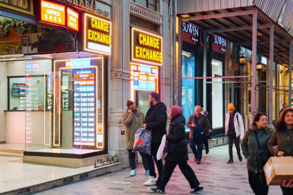 Casa de Câmbio na Rua Istiklal, em Istambul na Turquia