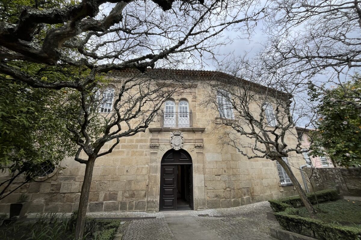 Fachada da Casa do Miradouro, museu em Viseu