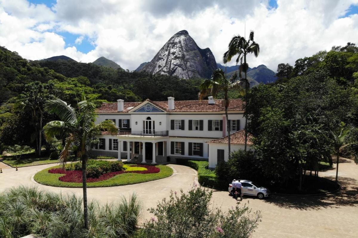 Edifício histórico de pousada na Serra Fluminense