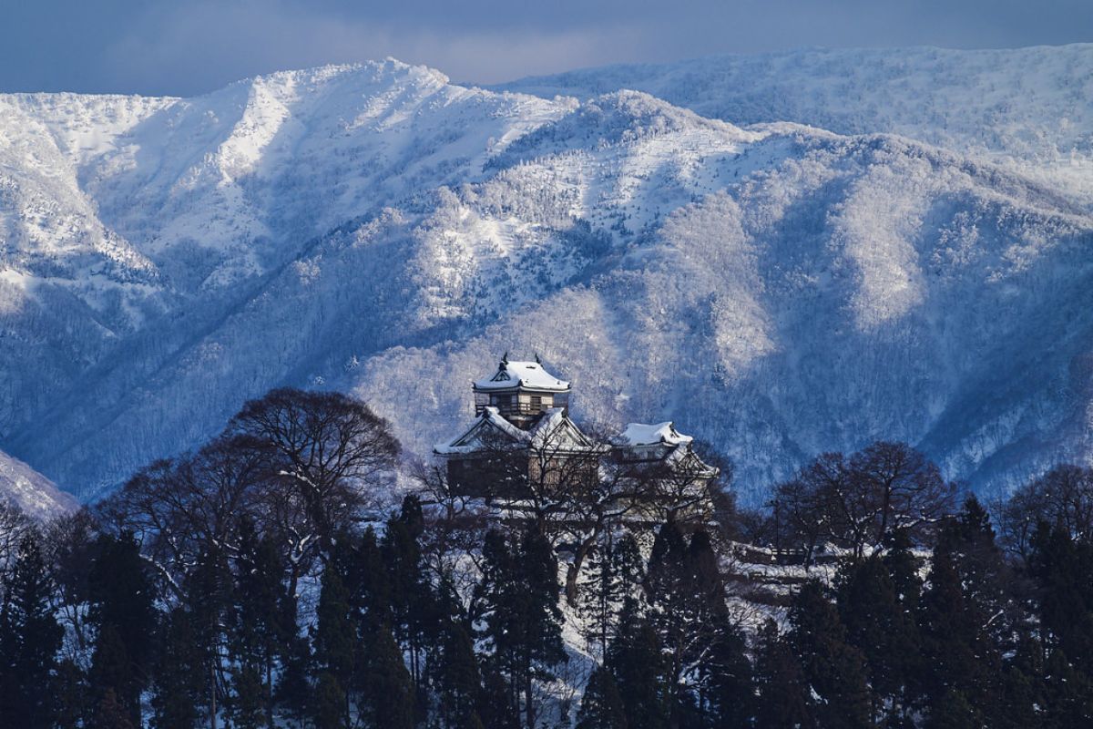 Panorama do castelo de Echizen-Ono, em Fukui