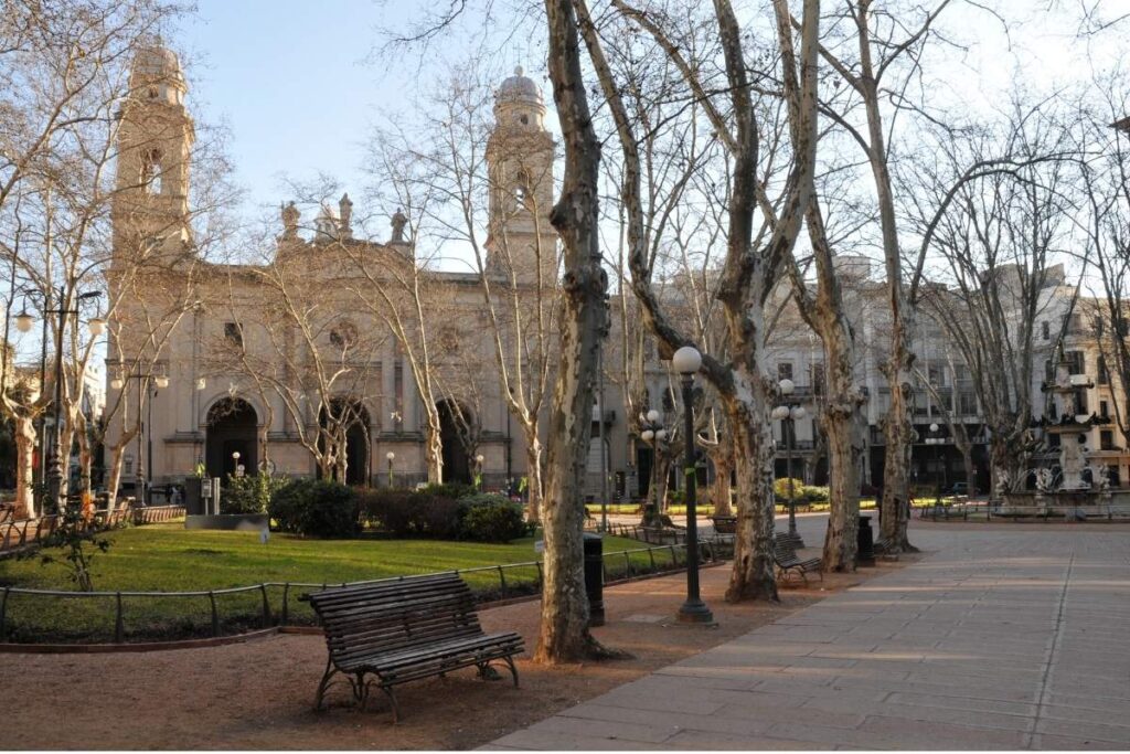 Catedral de Montevideo, na Plaza Constitución
