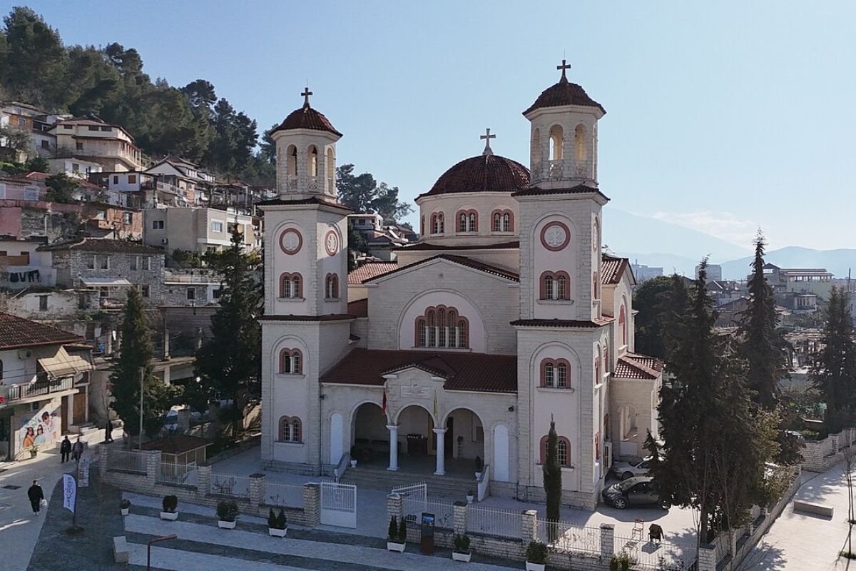 Fachada da Catedral Ortodoxa de São Demétrio de Berat