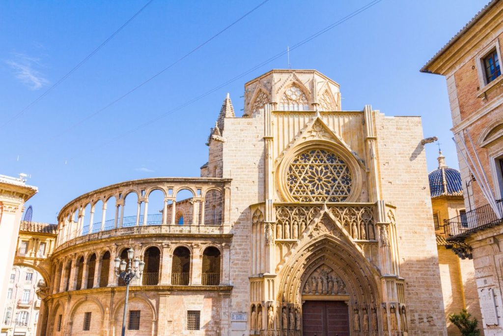 Fachada da Catedral de Valência, na Espanha