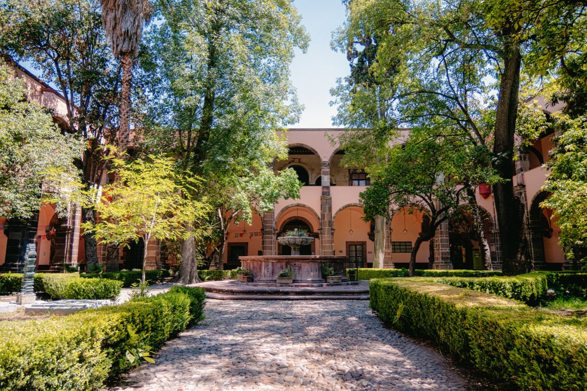 Claustro do Centro Cultural Ignacio Ramírez