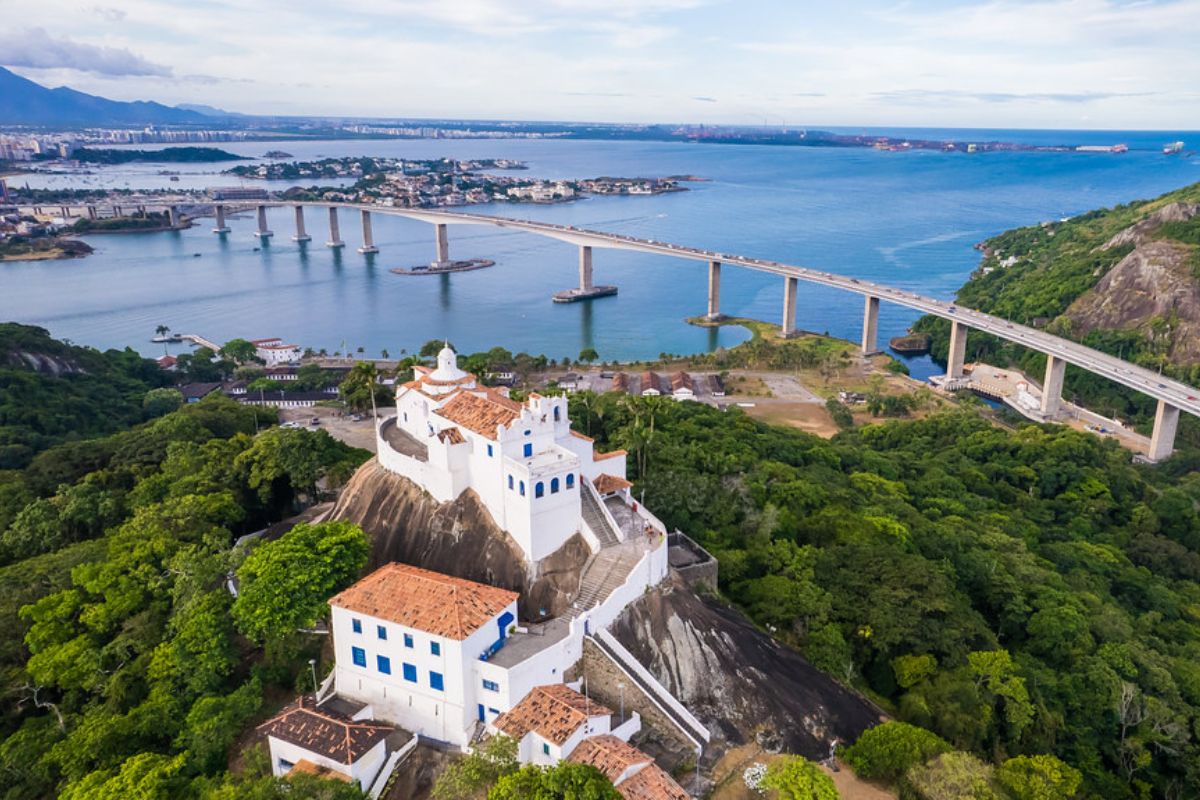 Imagem panorâmica do Convento da Penha, em Vila Velha