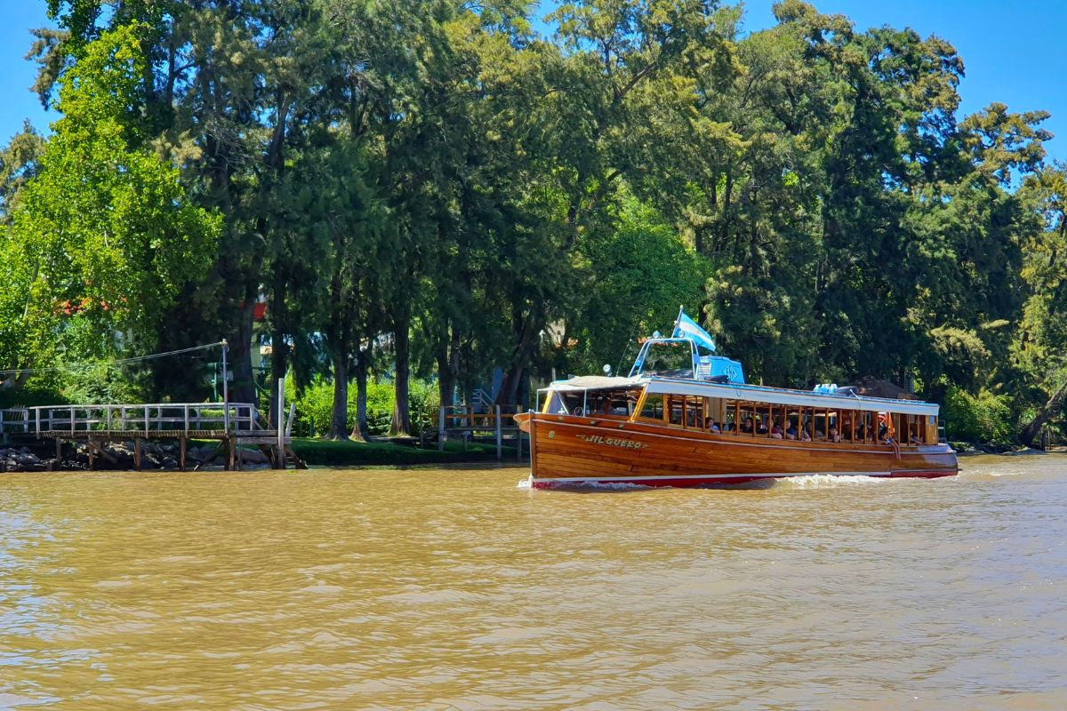 Passeio de barco no Delta do Tigre