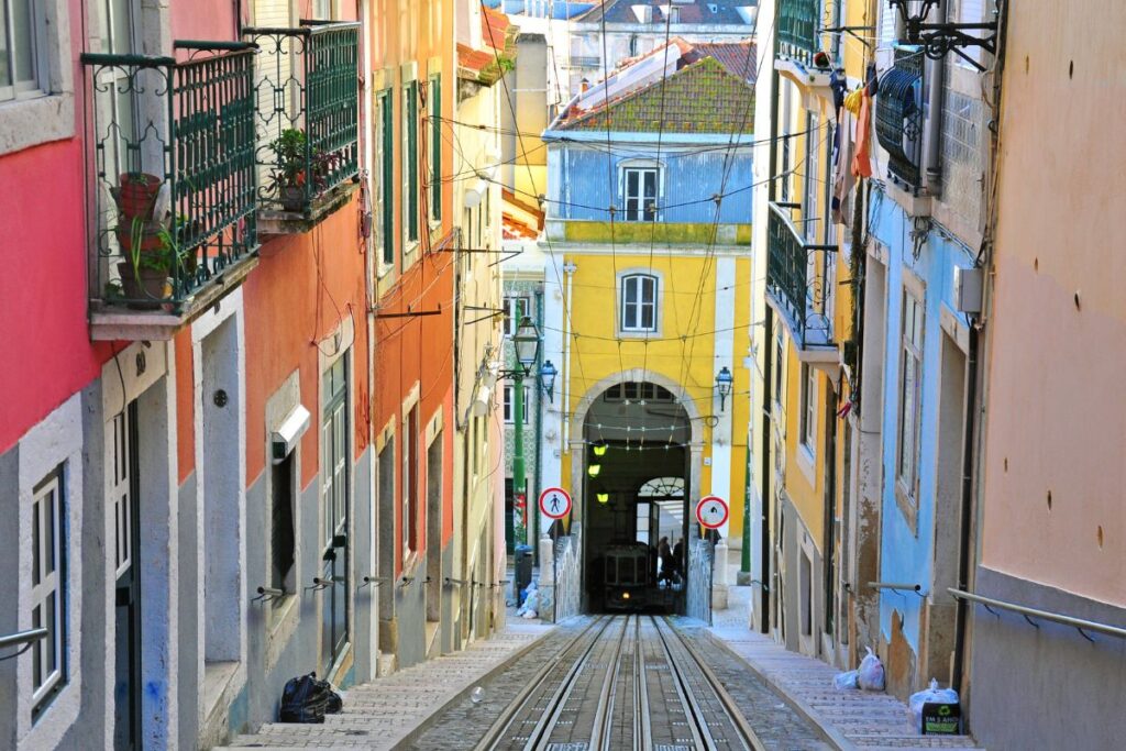 Elevador da Bica, em Chiado