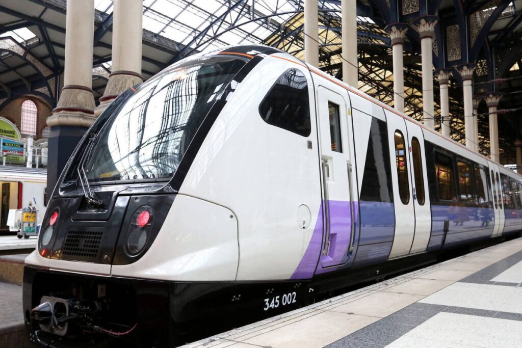 Trem da Elizabeth Line em Londres