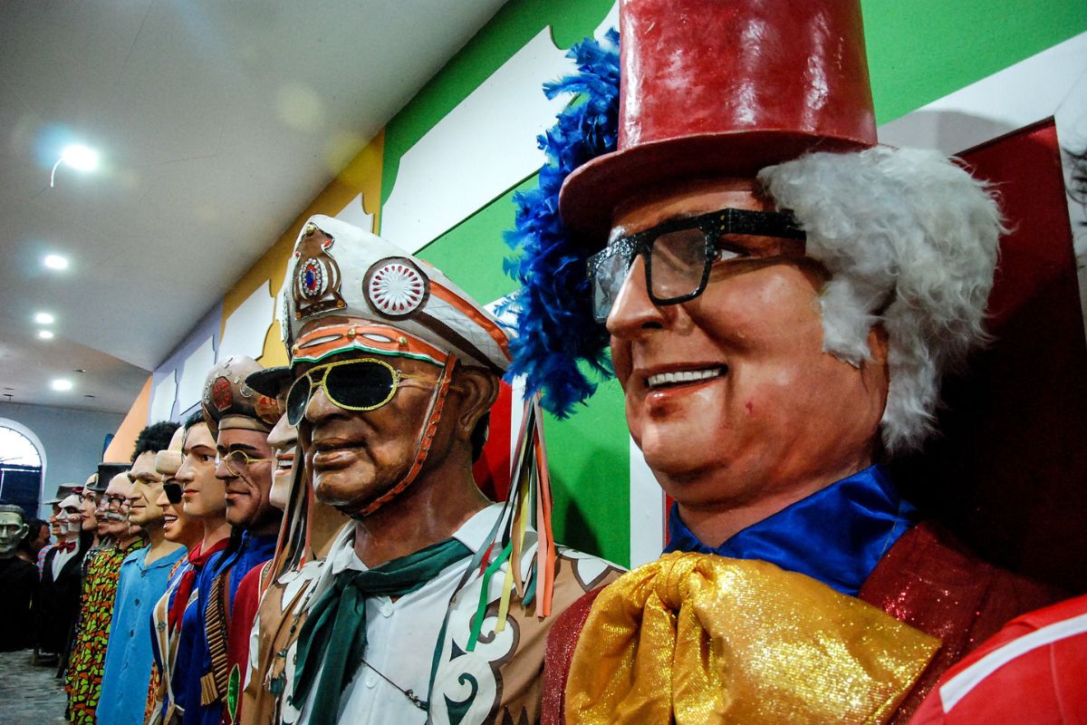 Exposição do museu Embaixada dos Bonecos Gigantes